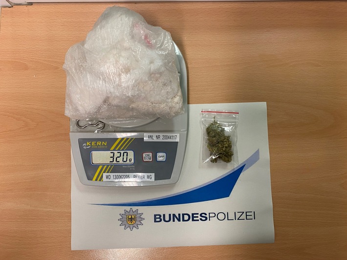 BPOL NRW: Bundespolizei nimmt Drogenschmuggler fest - Nervosität überführt die Tatverdächtigen