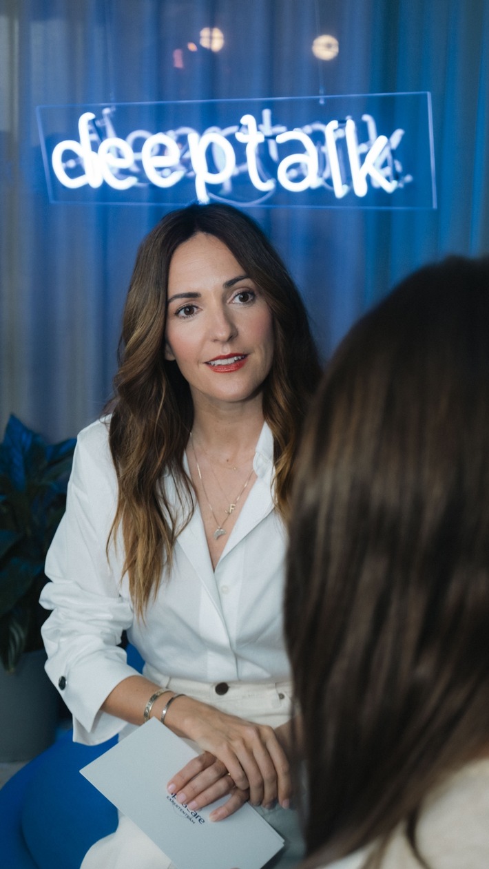 Gleichberechtigt statt zerrissen: Wie Care-Arbeit und Karriere wirklich vereinbar sind / Dritte Folge des Aptacare Deeptalk mit Johanna Klum