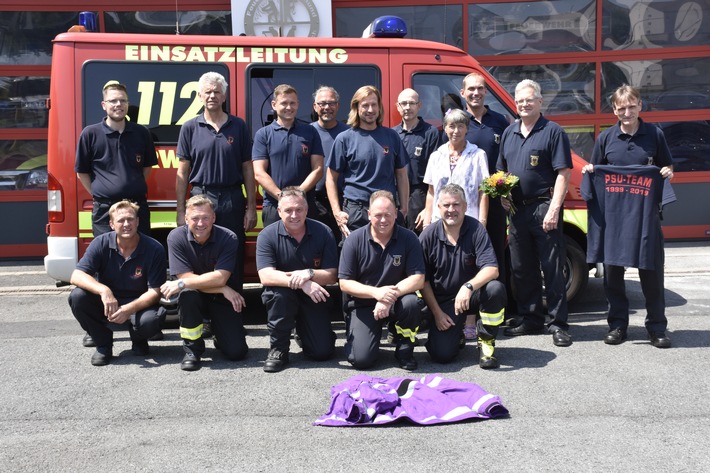 FW-DO: 20 Jahre PSU bei der Feuerwehr Dortmund
20 Jahre Psychosoziale Unterstützung für Feuerwehrmänner/frauen und psychosoziale Notfallversorgung für den Dortmunder Bürger