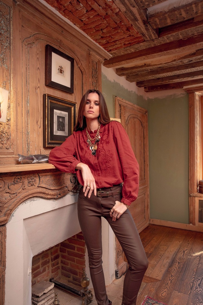 ELORA Fashion: ELORA Fashion präsentiert die neue Herbst-/Winterkollektion 2025/2026 – Zeitgemäße Prêt-à-Porter-Mode für jede Frau