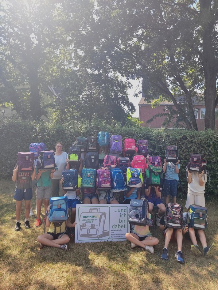 „Tonis“ mit Herz: Schulkinder in Wersten spenden Tornister an Kinder in Not