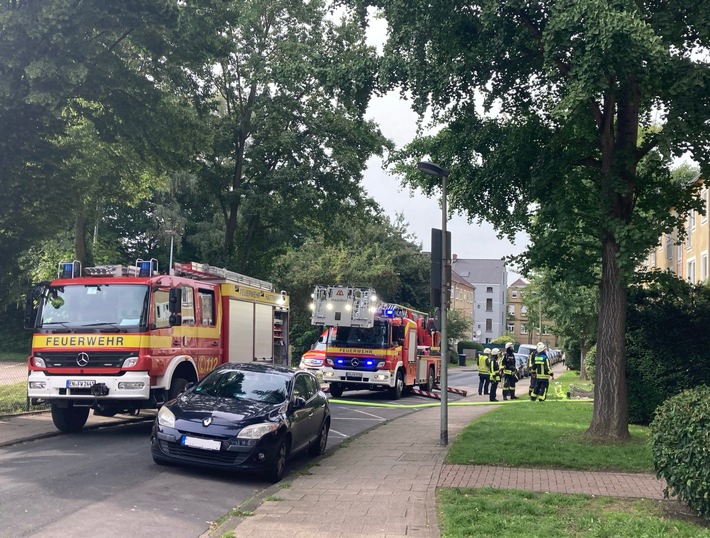 FW-EN: Küchenbrand im Mehrfamilienhaus - Feuerwehr verhindert Schlimmeres