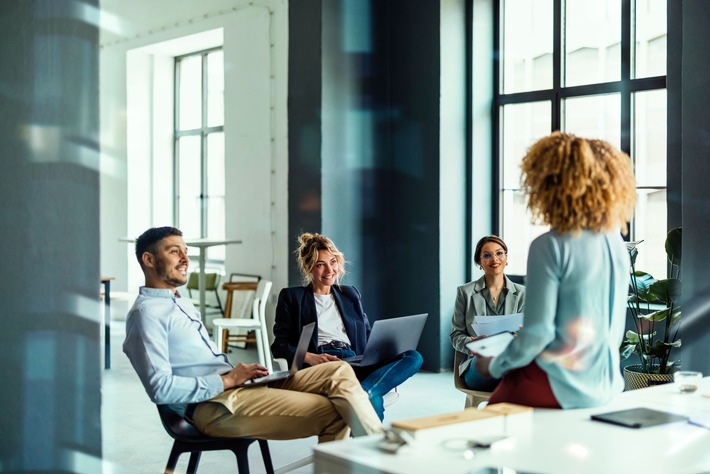 Schluss mit dem Papierkram: Neuer Master qualifiziert für die smarte Behörde