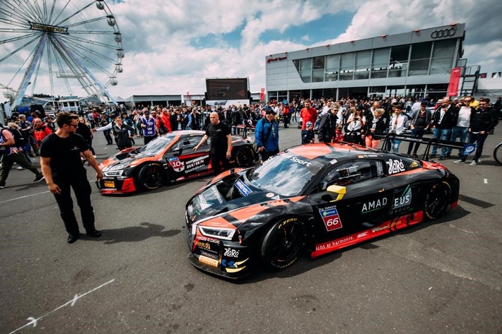 Adrenalin und Fahrspaß für AMADEUS-Kunden beim 24h-Rennen auf dem Nürburgring / Geschäftsführer Dirg Parhofer beweist Benzin im Blut und lässt zahlreiche AMADEUS-Kunden als Beifahrer Platz nehmen