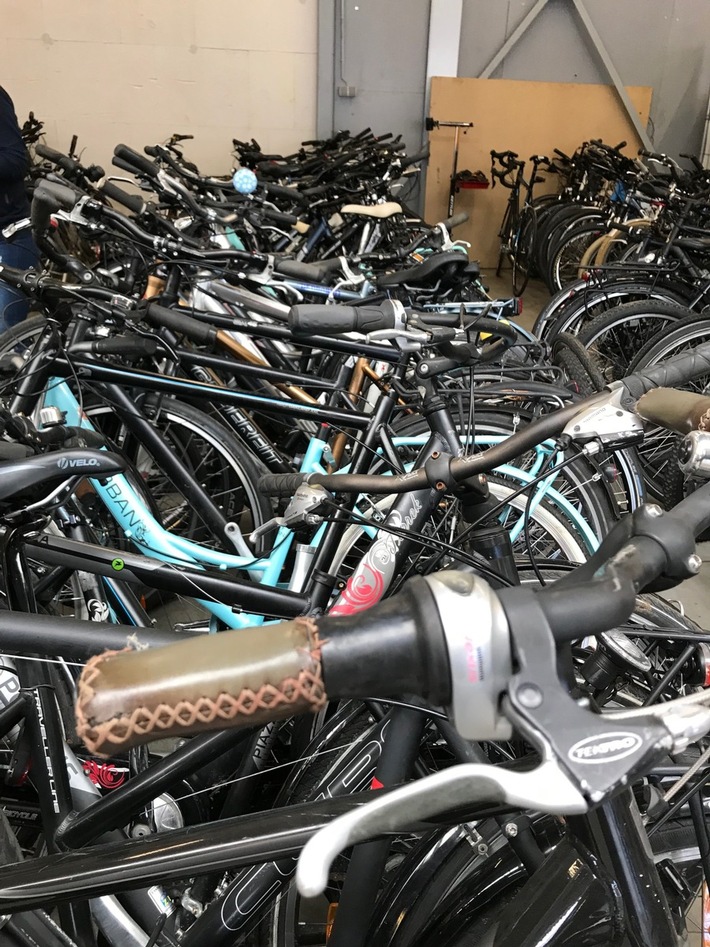 POL-BN: Gestohlene Fahrräder: Polizei veröffentlicht weitere Fotos auf der Website und sucht Eigentümer