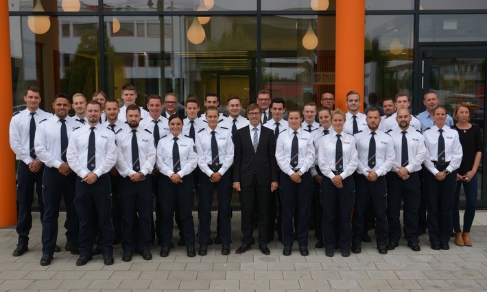 POL-MG: 24 neuen Kolleginnen und Kollegen für das Polizeipräsidium