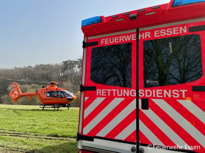 FW-E: Gewitterfront zieht über Essen - eine Person vom Blitz getroffen und lebensbedrohlich verletzt.