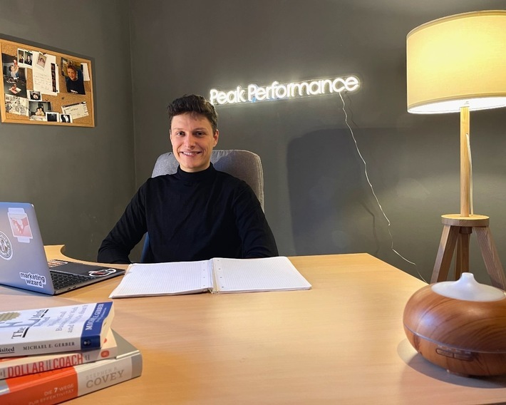 Performance Marketing für Coaches Marco Buckla / Weiterer Text über ots und www.presseportal.de/nr/160936 / Die Verwendung dieses Bildes ist für redaktionelle Zwecke unter Beachtung ggf. genannter Nutzungsbedingungen honorarfrei. Veröffentlichung bitte mit Bildrechte-Hinweis.