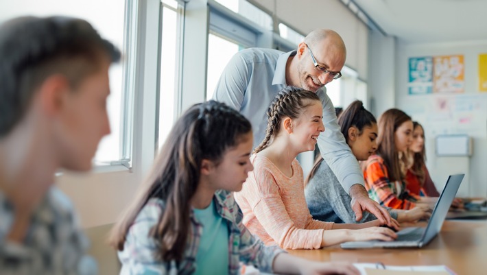 Pressemitteilung: Adaptive Lernumgebung an Deutschlands Schulen:  Bietergemeinschaft erhält den Zuschlag für die Entwicklung von AIS