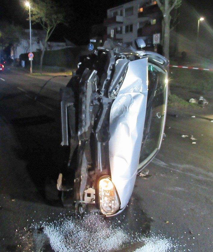 POL-MK: Fünf Verletzte nach Verkehrsunfall
