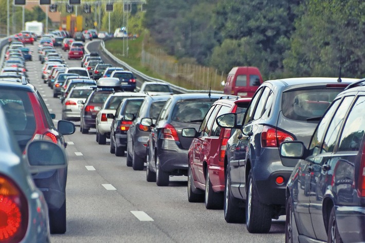 Stressfrei pendeln / Tipps der BG ETEM für den Berufsverkehr