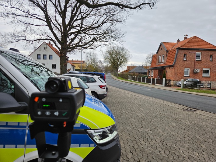 POL-HI: Geschwindigkeitskontrolle vor Garmissener Kindergarten