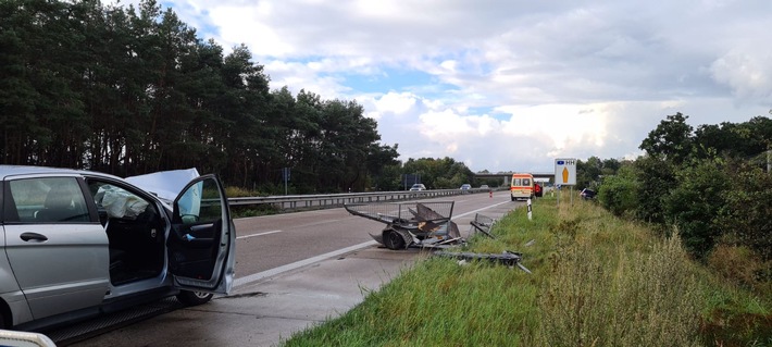 POL-DEL: Autobahnpolizei Ahlhorn: Zwei Personen bei Auffahrunfall auf der A29 im Bereich der Gemeinde Großenkneten leicht verletzt +++ (Mit Foto)