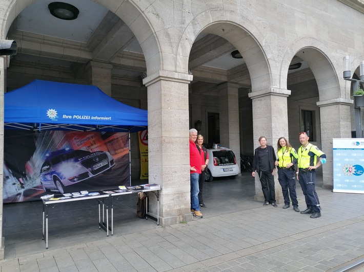 POL-NE: "sicher.mobil.leben." - Bilanz einer länderübergreifenden Verkehrssicherheitsaktion mit Kontrollen und einem Fahrsimulator