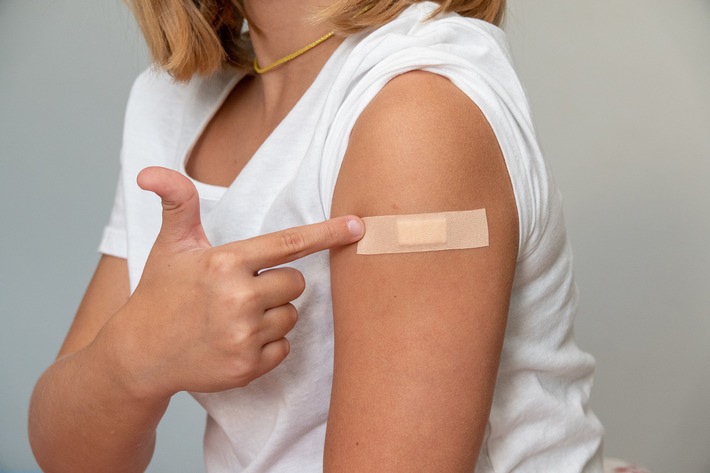 Presse-Information: Frühzeitige HPV-Impfung soll Mädchen und Jungs vor Krebs schützen