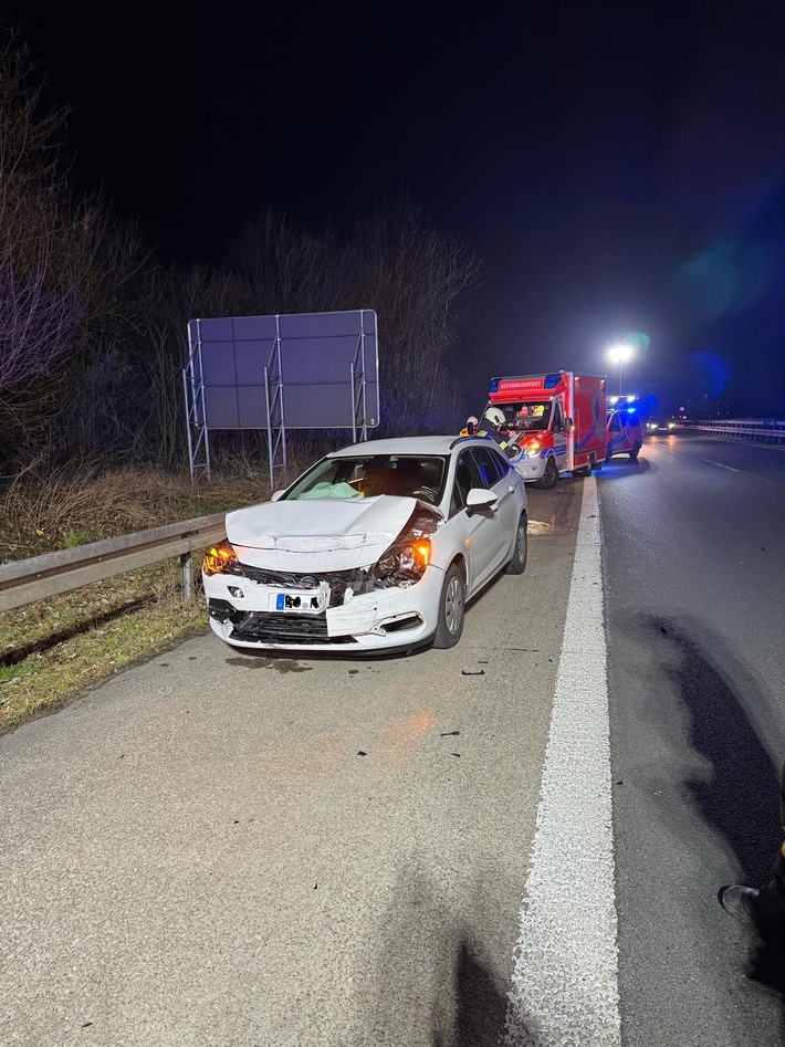 FW-EN: 2 PKW verunfallen auf Autobahn