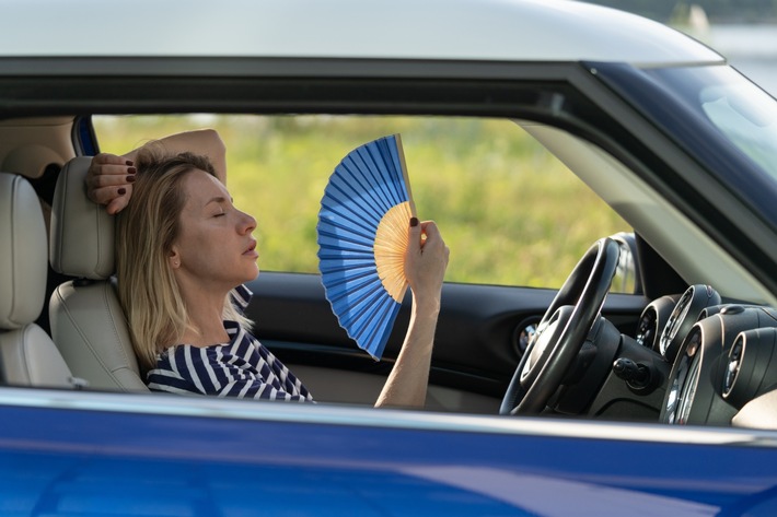 Etwa jeder Dritte leidet bei hohen Temperaturen an Müdigkeit und Erschöpfung_Quelle shutterstock.jpg