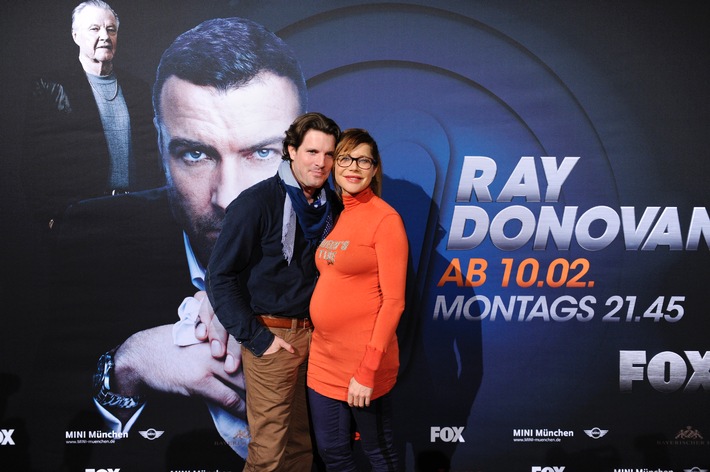 Schwangere Schauspielerin Doreen Dietel: &quot;Werde insgesamt nur zwei Monate vom &quot;Dahoam is Dahoam&quot;-Dreh fehlen.&quot; - Promistimmen von der Fox-Deutschlandpremiere von &quot;Ray Donovan&quot; in München