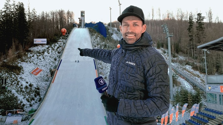 Maxi (13) und Sven Hannawald kommentieren Weltcup-Skispringen-Qualifikation / Kinder für Berichterstattung zum UEFA Women