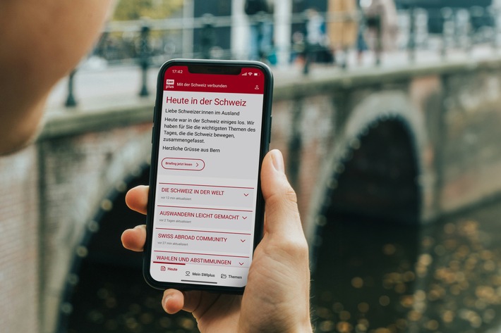 SWIplus, die App für Auslandschweizer:innen von SWI swissinfo.ch, gewinnt an den "Best of Swiss Apps Awards 2025" Silber in der Kategorie "Customer Experience"