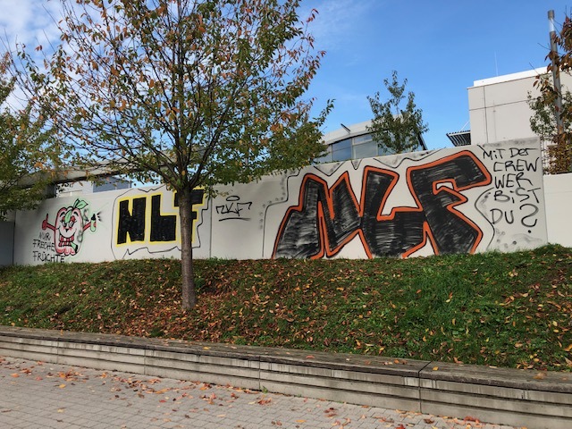 POL-PDLD: 26.10.2019, 16:00 Uhr bis 28.10.2019, 08:00 Uhr
Graffiti an Uni
