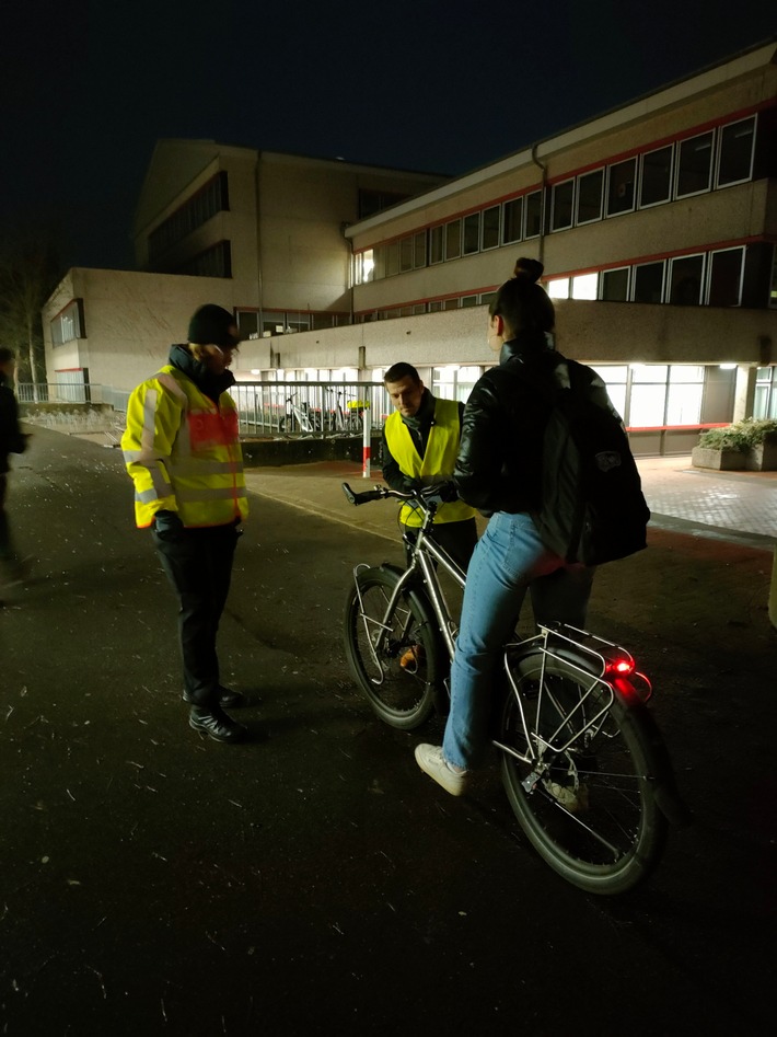 POL-VER: ++ Fahrradkontrollen auf Schulwegen ++