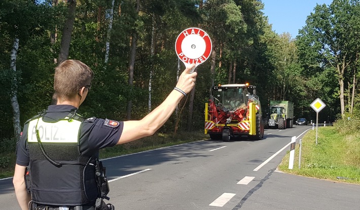 POL-ROW: ++ Mais- und Kartoffelernte - Polizei kontrolliert landwirtschaftlichen Verkehr im Südkreis ++