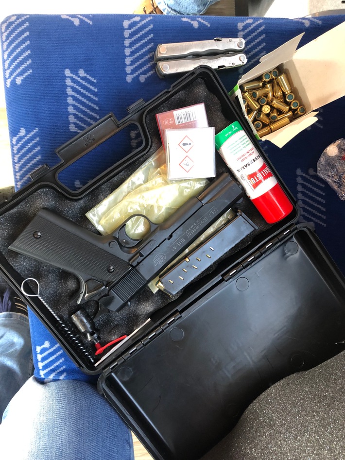 BPOL NRW: Ziviler Einsatz im Zug - Bundespolizei stellt geladene Pistole und Drogen sicher
