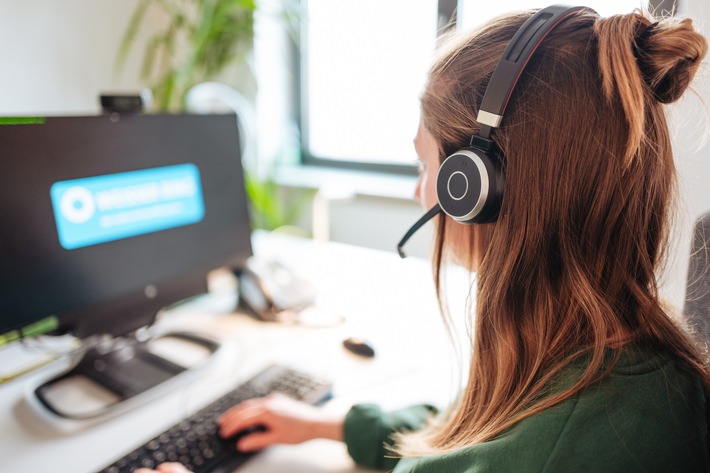 WEISSER RING sucht ehrenamtliche Helferinnen und Helfer für das Opfer-Telefon / Erstmals bundesweite Ausschreibung