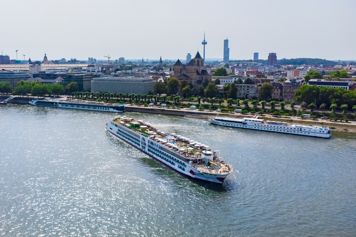 Voyage inaugural pour le bateau nouvelle génération A-ROSA SENA / Le navire hybride E-Motion quitte Cologne pour la première fois avec des passagers à bord