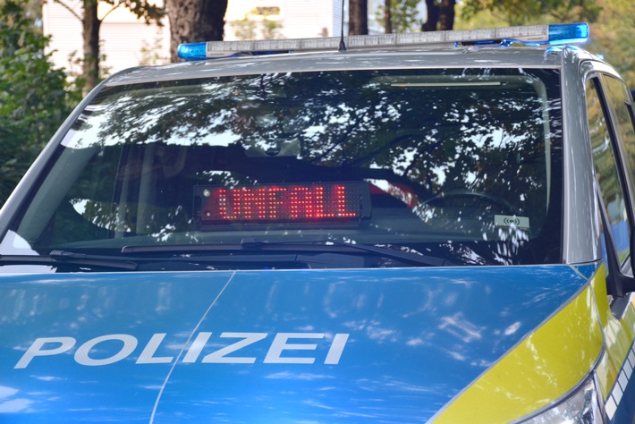 POL-ME: &quot;Dooring&quot;-Unfall: Radfahrerin musste ins Krankenhaus - Hilden - 2406042