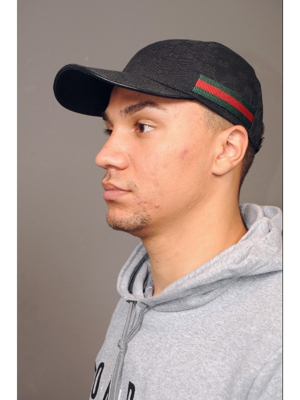 POL-H: Öffentlichkeitsfahndung: Verstoß gegen das Waffengesetz, Sachbeschädigung und Bedrohung - Wer kann Hinweise zum Aufenthaltsort von Luis Che B. (26) geben?