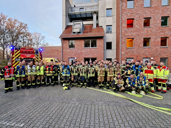 FW Hünxe: Feuerwehren aus Hamminkeln, Hünxe und Voerde trainieren gemeinsam in Münster