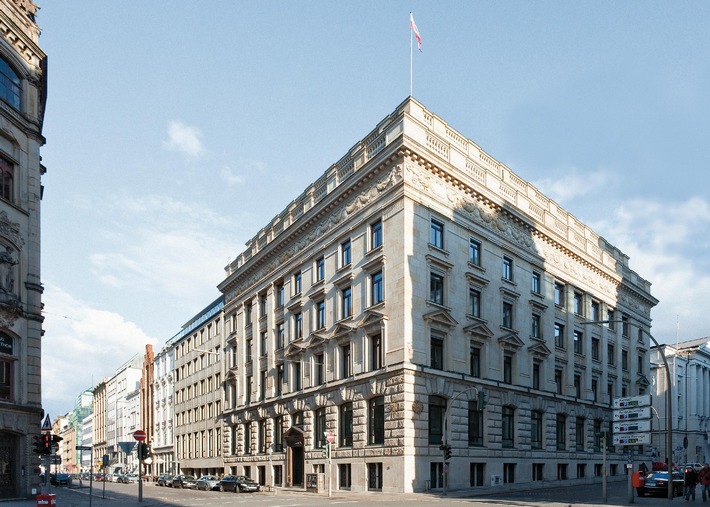 Warburg Bank auf gutem Kurs