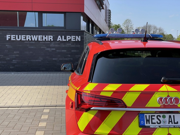 FW Alpen: Verkehrsunfall mit zwei Pkw