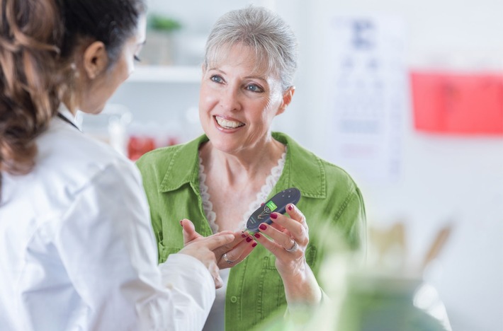 Eine regelmäßige Blutzuckermessung ist essentiell für ein effektives Diabetesmanagement und die Vermeidung von Folgeerkrankungen. / Weiterer Text über ots und www.presseportal.de/nr/178330 / Die Verwendung dieses Bildes für redaktionelle Zwecke ist unter Beachtung aller mitgeteilten Nutzungsbedingungen zulässig und dann auch honorarfrei. Veröffentlichung ausschließlich mit Bildrechte-Hinweis.