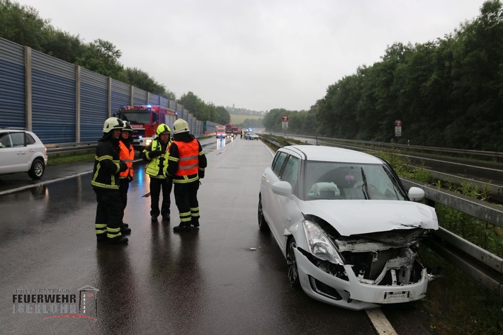 FW-MK: Verkehrsunfall auf der Autobahn 46, zwei Verletzte