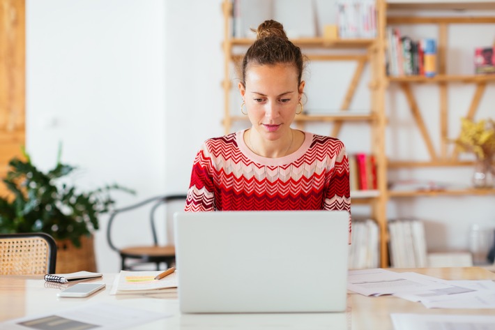 Der Jahresanfang macht Lust auf Veränderung: Mit dem ersten digitalen Coaching-Kurs "Das Leben neu ordnen" des Mindstyle-Magazins FLOW kann man jetzt richtig durchstarten