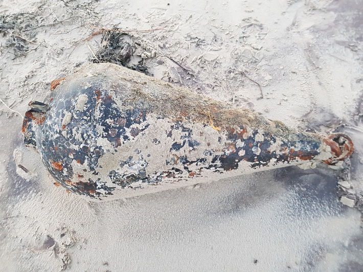 POL-AUR: Fund einer Sprengboje am Strand von Juist