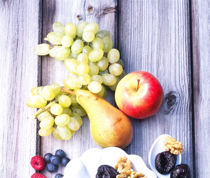 Trockenpflaumen verhindern Knochenabbau an der Hüfte und schützen vor dem Risiko von Knochenbrüchen / Kalifornische Trockenpflaumen haben immer Saison. Sie schmecken als leckerer Snack oder als Zutat in Salaten, Smoothies und herzhaften Gerichten. / Weiterer Text über ots und www.presseportal.de/nr/140261 / Die Verwendung dieses Bildes ist für redaktionelle Zwecke unter Beachtung ggf. genannter Nutzungsbedingungen honorarfrei. Veröffentlichung bitte mit Bildrechte-Hinweis.