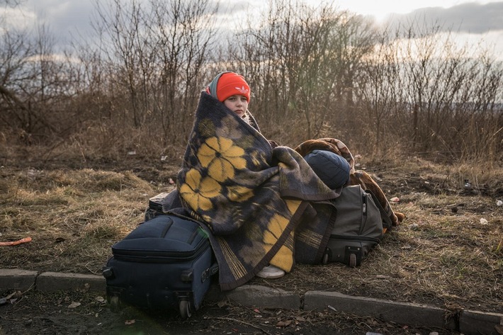 Ukraine: Kinder und Familien auf der Flucht unterstützen | UNICEF