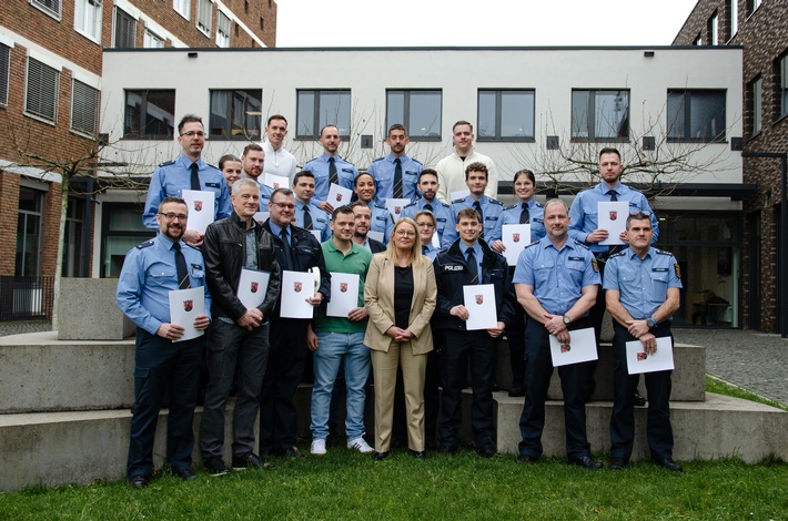 POL-PPTR: Polizeipräsidentin Rakowski zeichnet Beamtinnen und Beamte aus