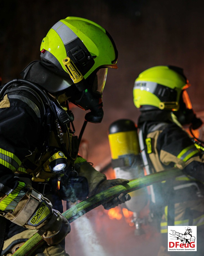 Die Feuerwehr scheint lästiges Beiwerk