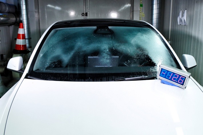 Elektroautos heizen im Winter - Schnelligkeit, Effizienz und Wirkung auf die Reichweite / ADAC untersucht sieben E-Autos auf Heizleistung und Wärme-Isolation