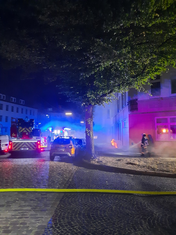 FW Bremerhaven: Kellerbrand in der Verdener Straße