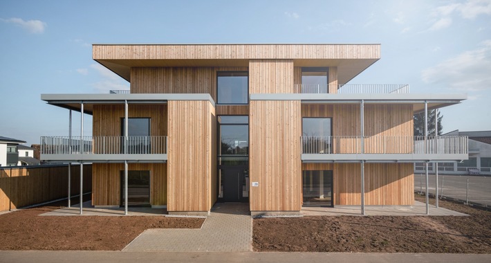 Neuer Markenauftritt für Schlosser Holzbau