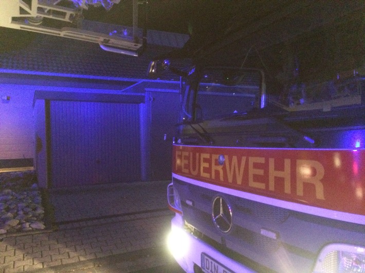 FW Dinslaken: Brand im Schnellrestaurant