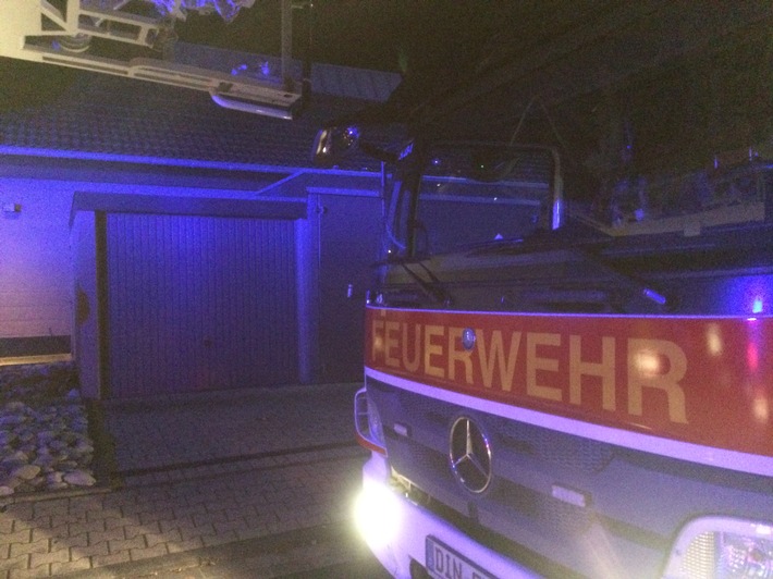 FW Dinslaken: Brand im Schnellrestaurant