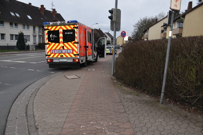 POL-HM: Fahrradfahrer durch Sturz leicht verletzt - Polizei sucht Zeugen!