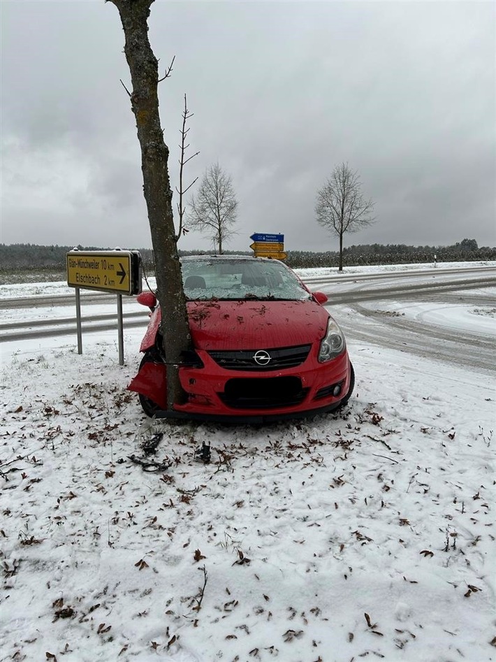 POL-PDKL: Zahlreiche Unfälle durch Schnee und Glätte